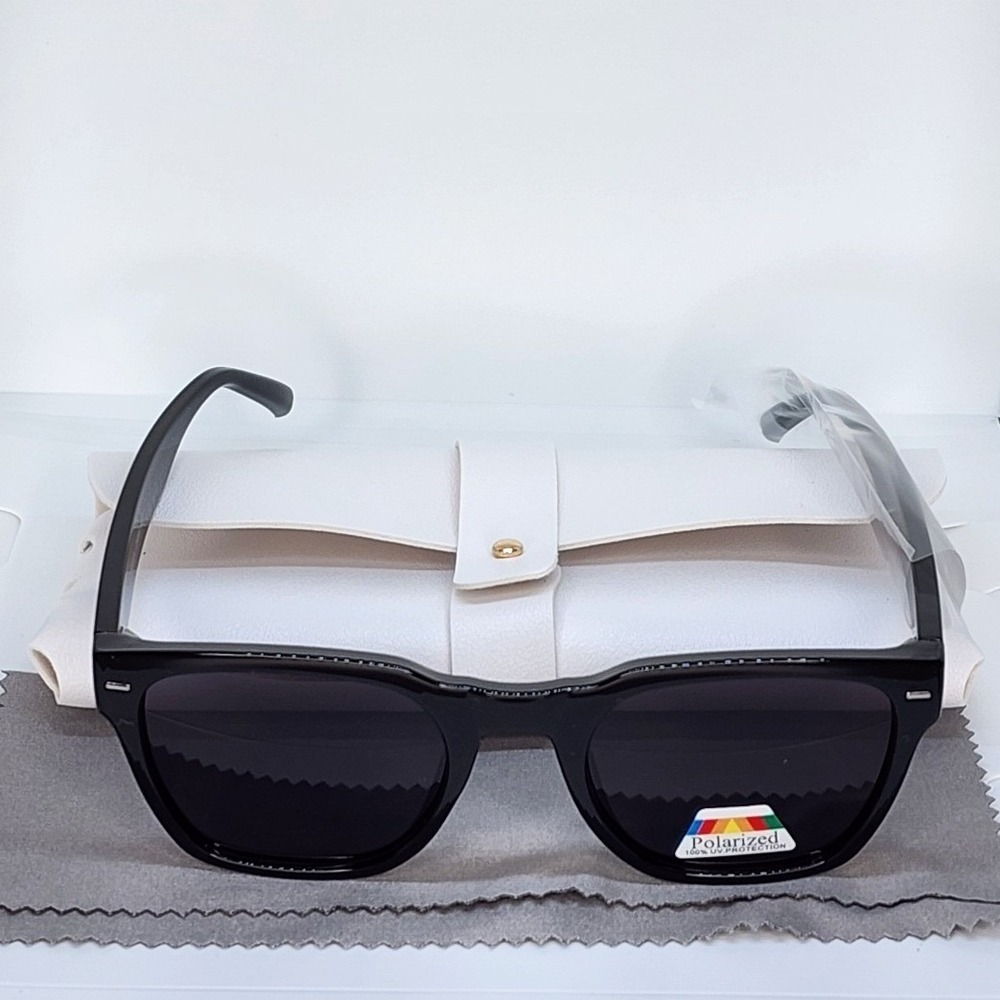 Black Polarized Rectangular Sunglasses Unisex UV400 Protection Soft Case & Cloth
